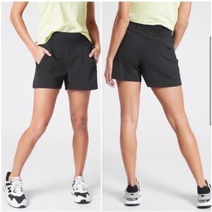 Athleta Trekkie North Short in Black - Size 2